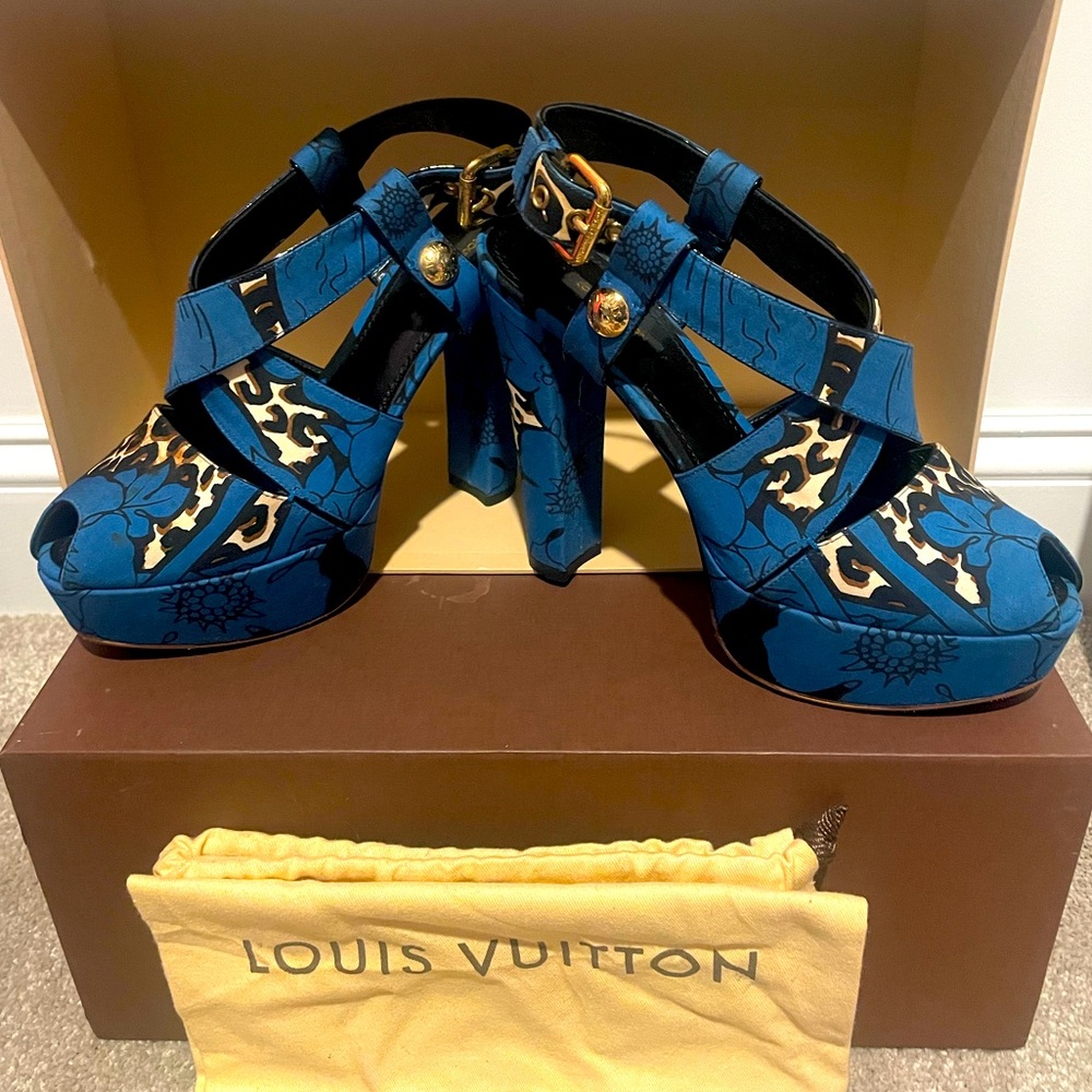 Louis Vuitton Blue Leopard Pattern Strappy Platform Heels size 37.5 - Picture 7 of 7